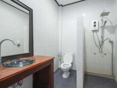 06 Deluxe Room_Bathroom